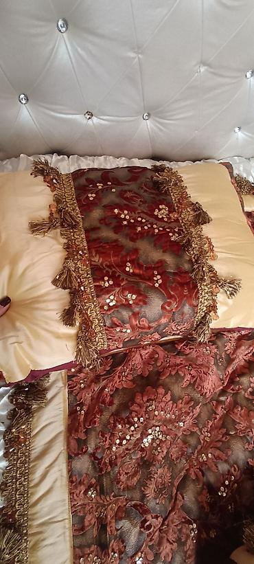 Pastel dəstləri: Zərif klassik üslubda lüks yataq dəsti Tərkibi: - Üst örtük — 3