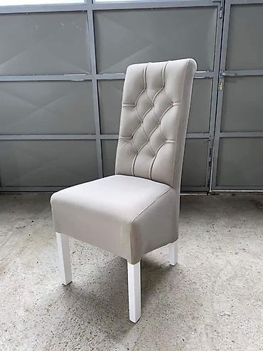 Stilske stolice: Tapacirane trpezarijske stolice sa visokim naslonom - Dizajn — 7