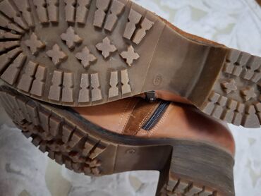 Çəkmələr: Ölçü: 40, Yeni — 4