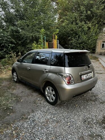 Toyota: Toyota ist: 2004 г., 1.5 л, Автомат, Бензин, Хэтчбэк
