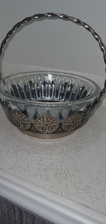 Наборы посуды: Набор чайных пар (чашка + блюдце), фарфор. Состав и дизайн: - — 15