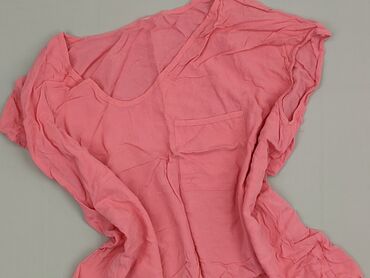 five sleve t shirty: Women's blouse, size One size