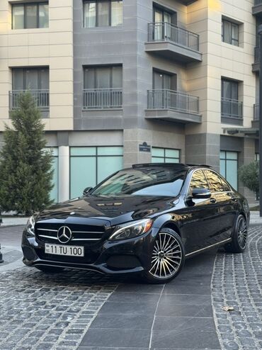 Водный транспорт: Mercedes‑Benz C300 sedan Xüsusiyyətlər: - Korpus: 4 qapılı sedan