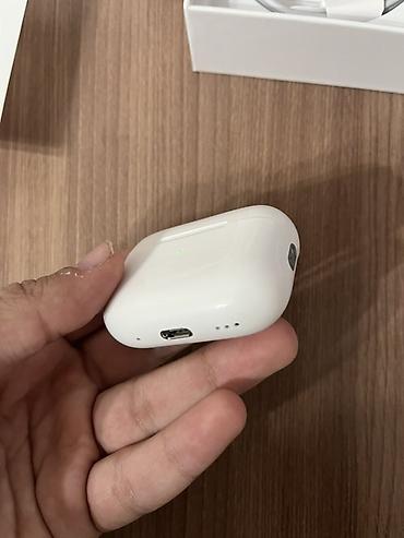 Səsgücləndiricilər, qulaqlıqlar və mikrofonlar: Apple AirPods Pro Salam AirPods Pro 2 Bütün funksiyaları aktiv — 4