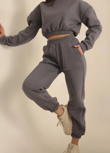 İdman geyimləri: 3 iplik destler m razmer 40 azn yasil ve karicnivi L razmer 35azn — 2