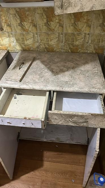 silver kitchen: Кухонный гарнитур в светлом каменном декоре (ЛДСП). Комплект состоит — 2