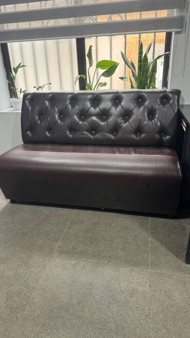 пуфик мешок купить: Компактный диван-банкетка с высокой спинкой, обитый тёмно‑коричневой