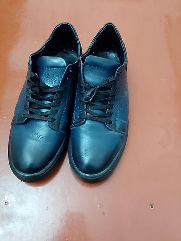 Ayaqqabılar: Kişi ayaqqabısı – gündəlik və casual stil üçün. - Rəng: tünd göy — 2