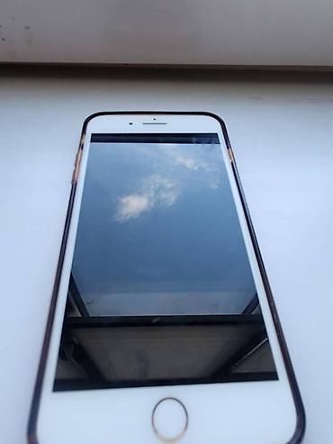 iphone 8 цены: IPhone 8 Plus, 64 ГБ, цвет Gold Акб - 95% Экран(дисплей), задняя — 1