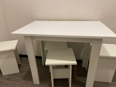 Stullar: *Masa desdi satilir*
*qiyməti 60 manata*
*ünvan Gençlik zu90*
