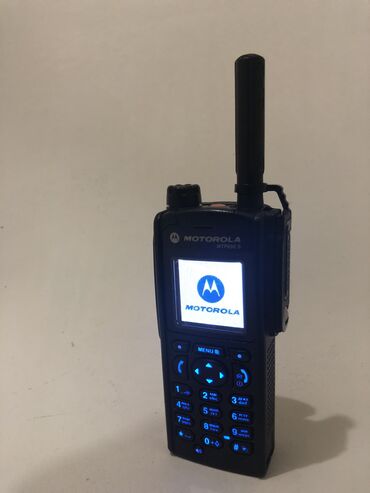 telefon fly 458: Motorola E895, 8 GB, цвет - Черный, Кнопочный, Две SIM карты, С документами