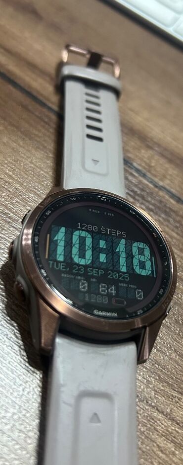 Смарт-часы: Garmin Fenix 7s Saphire Solar в идеальном сост. Батарея держит
