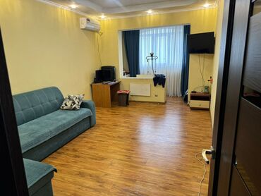 улан 2 сдаю квартиру: 2 комнаты, 68 м², 106 серия улучшенная, 7 этаж, Старый ремонт