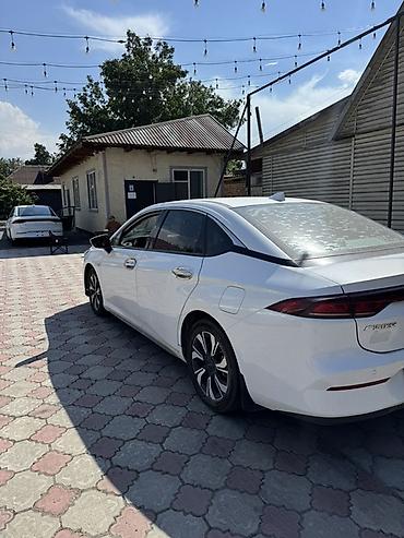gac ion: GAC Aion S — электрический седан белого цвета. Бишкеке жаны келди — 3