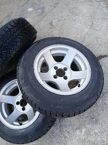 Шиналар жана дисктер: Дөңгөлөктөр монтажда 175 / 70 / R 13, Кыш, Колдонулган, Комплект, Жеңил унаалар, Куйма, тешиктери - 4 — 5