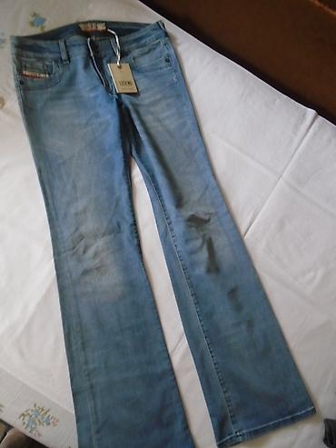 domyos helanke: Sada 1200 Nove Legend farmerke, nogavice se dole šire, veličine 31 x — 1