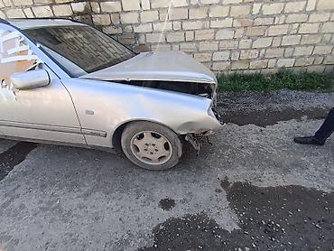 Mercedes-Benz: Mercedes-Benz E-Class: 2.4 l | 1998 il Universal — 4