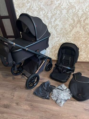 прогулочная коляска peg perego: Коляска, цвет - Черный, Б/у