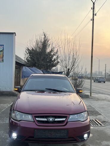 красные машины: Daewoo Nexia: 2008 г., 1.5 л, Механика, Бензин, Седан