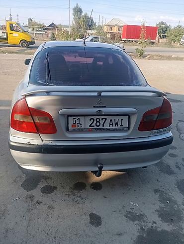 Унаа сатуу: Mitsubishi Carisma: 2001 г., 0.6 л, Кол менен иштөөчү, Газ, Седан — 2