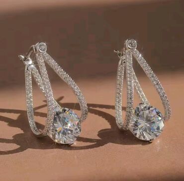 privezak srebro: Material: Cubic zirconia
