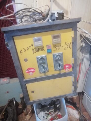 Soyuducu vitrinləri: 50 qepiklik kapilkasi. Problemi yoxdur. Qiymet_300_azn. Unvan_savxoz