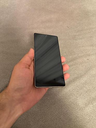 samsung mega 9200: Samsung Galaxy S25 Ultra, rəng - Qızılı, İki sim kartlı — 3