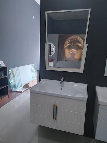 hamam ucun şkaf: Banyo mebeli və üzlük dəstləri - Müxtəlif dizaynda asma və döşəmə — 8