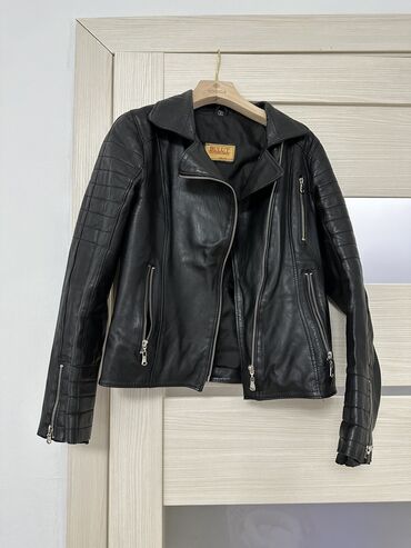 куртки пума: Кожаная куртка, Косуха, Натуральная кожа, Приталенная модель, S (EU 36)
