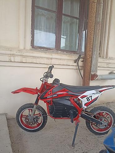 qirmizi don: Uşaq elektrik mini motosikleti – “Dirt Bike” stili - Rəng — 3