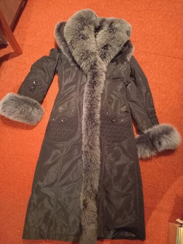 теплая зимняя куртка: Пуховик