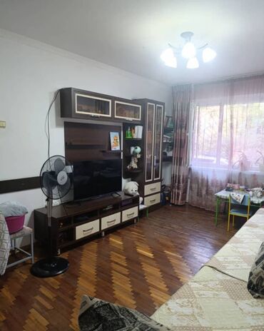 строка кж продажа квартир в бишкеке: 2 комнаты, 44 м², 104 серия, 1 этаж, Косметический ремонт