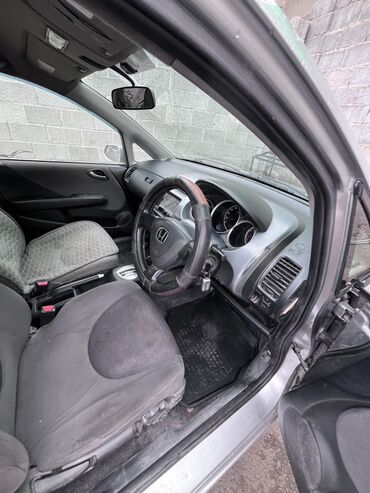 купить хонда инспайр в бишкеке: Honda Fit: 2003 г., 1.3 л, Автомат, Бензин, Седан