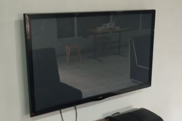 tv fiqurlari: İşlənmiş Televizor LG 43" Ünvandan götürmə