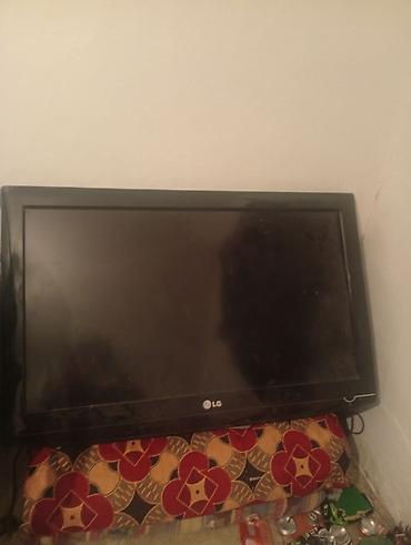 lcd: Телевизор LG, плоский LCD/LED с диагональю около 24–27". Классический — 2