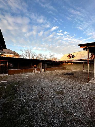 Продажа коттеджей и домов: Продаётся домовладение с закрытым двором и капитальным забором из — 7