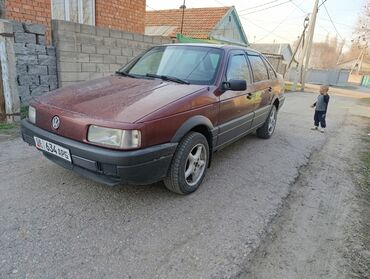 Volkswagen: Volkswagen Passat: 1991 г., 1.8 л, Механика, Бензин, Седан