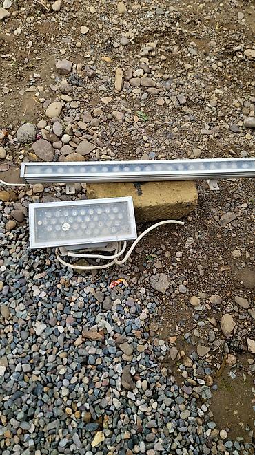 ağ işıq: Işiqlar uzunlardan 9 eded var işiq enili balacadan 2 eded var enli — 2