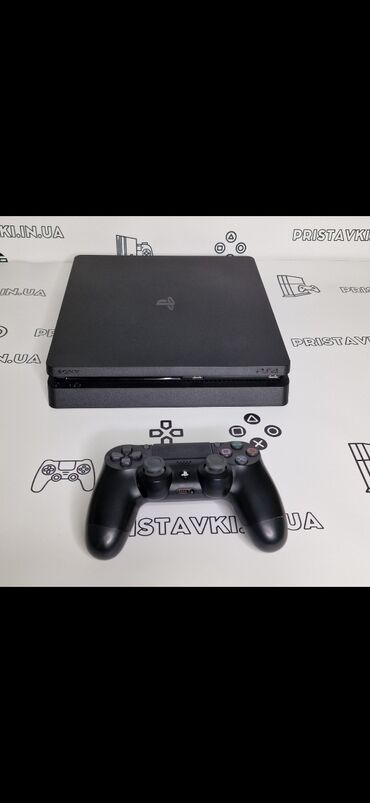 PS4 (Sony PlayStation 4): Продается Play Station 4 с тремя дисками (gran turismo, fifa19, ufs4)