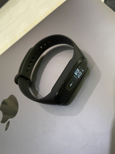 оксиметр для воды: Фитнес-браслет с цветным экраном Mi Band 4 оригинал Минус в углу