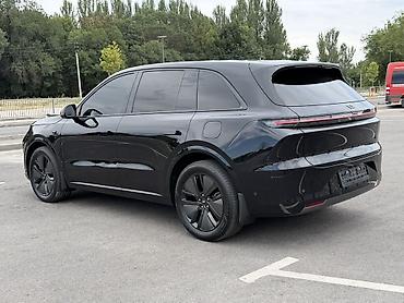 byd e6: Lixiang L6: 2024 г., 1.5 л, Автомат, Гибрид, Кроссовер — 7