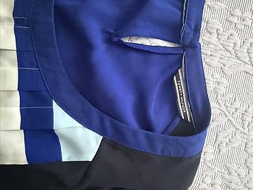 hilfiger: Tommy Hilfiger qadın bluzası - Modell: qolsuz, dairəvi yaxalı - — 2
