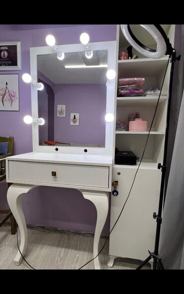 Ev üçün digər mebel: Tahirə xanım .Guzgulu wkaf ideal vezziyetdə 150 azn satılır. 400 AZN