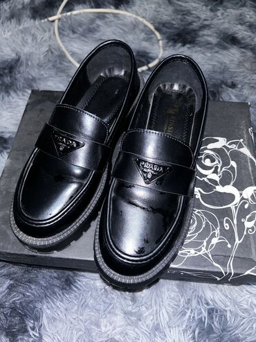Женская обувь: Ботильоны 35, цвет - Черный