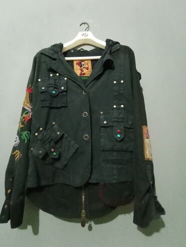 Köynəklər: Qara rəngli kapüşonlu jaket – unikal etnik/boho üslubda. - Ön və arxa