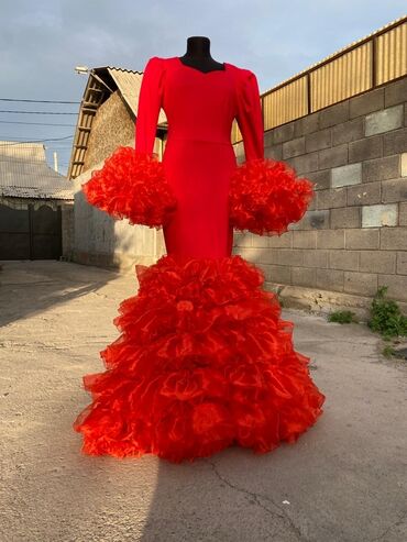 вечернее красное платье: Вечернее платье, Длинная модель