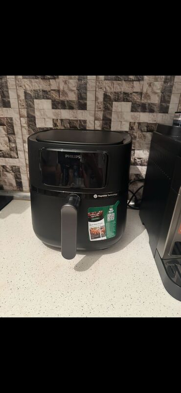 air frier: Airfryer Teze Alınıb İşlənməyib 700 alınıb Zəmanəti Var Karopkası var