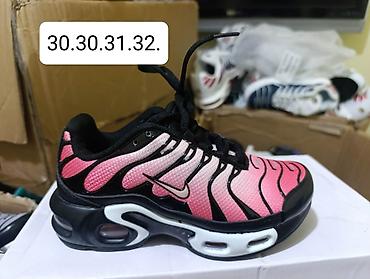 Patike: Akcija
2850 din — 1