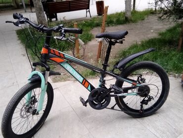 velosiped trek: İşlənmiş Şəhər velosipedi Strim, 22", sürətlərin sayı: 7, Ünvandan götürmə, Ödənişli çatdırılma
