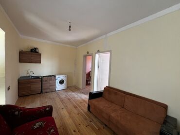 saray qesebesi evlerin satisi: 2 комнаты, 70 м², Средний ремонт